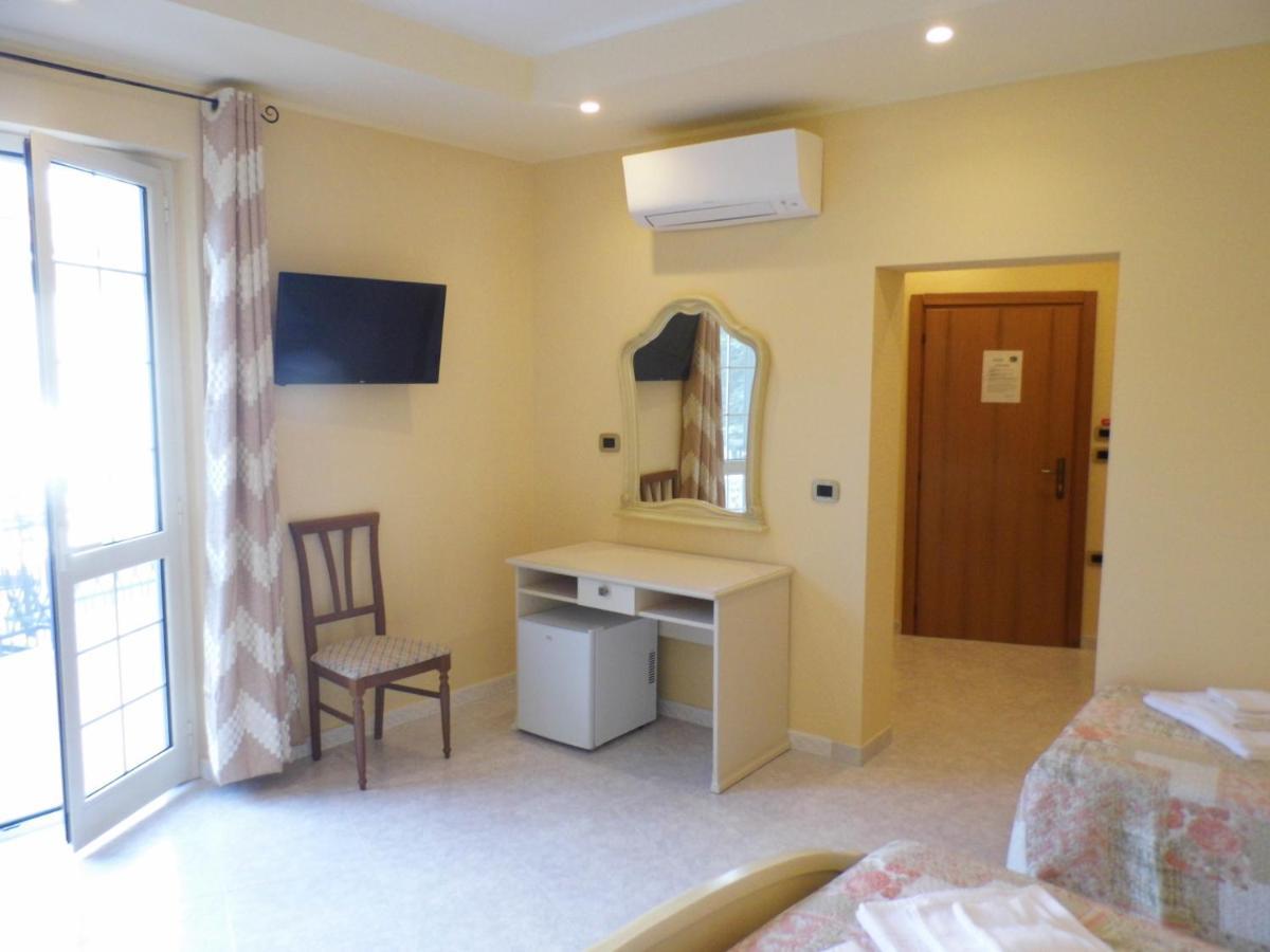 Bed and Breakfast A Casa Di Nelly Tortoreto Екстер'єр фото